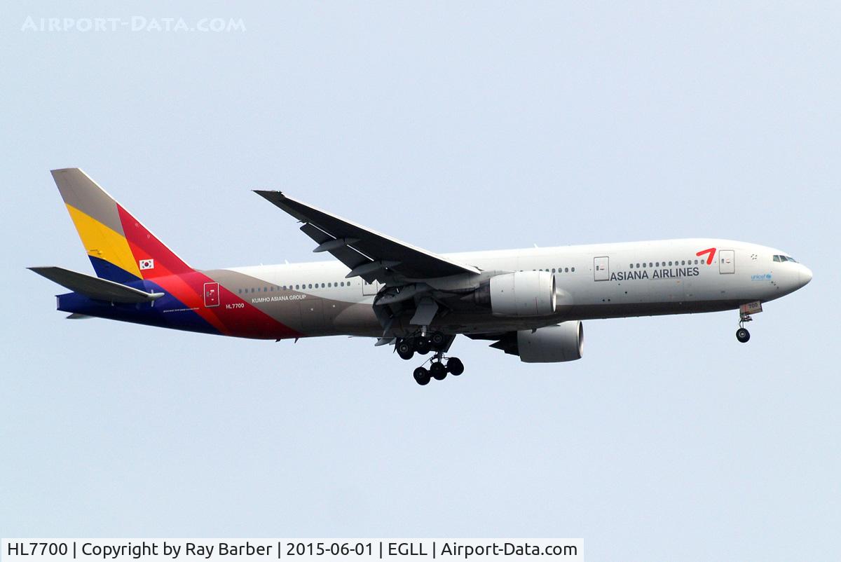 HL7700, Boeing 777-28E/ER C/N 30859, Boeing 777-28EER [30859] (Asiana Airlines) Home~G 01/06/2015. On approach 27L