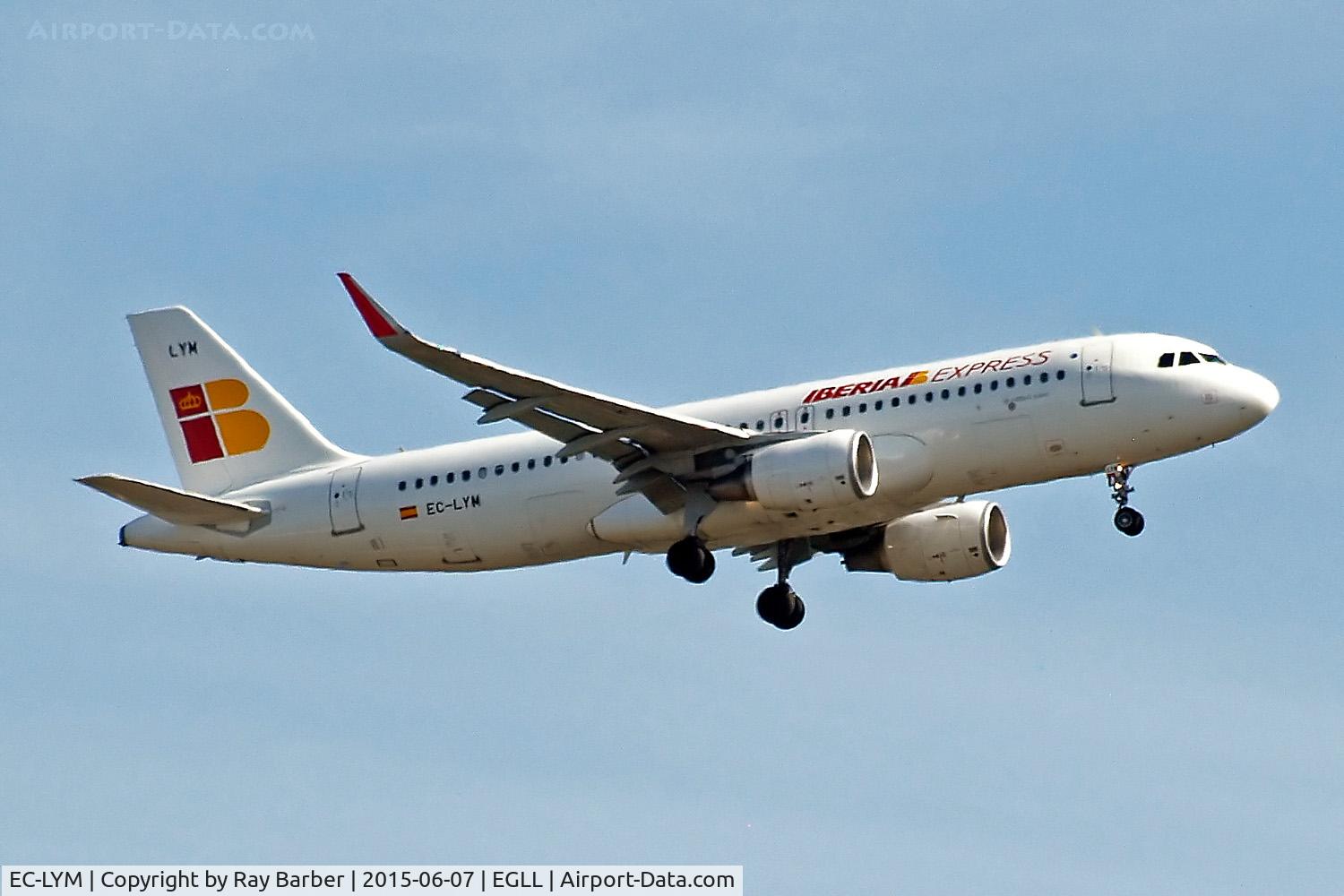 EC-LYM, 2013 Airbus A320-216 C/N 5815, Airbus A320-216(SL) [5815] (Iberia Express) Home~G 02/06/2015. On approach 27L.
