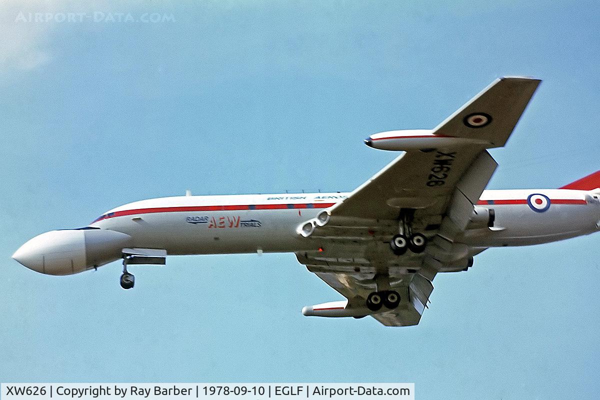 XW626, 1962 De Havilland DH.106 Comet C.4 C/N 6419, De Havilland DH.106 Comet 4(Mod) [6419] Farnborough~G 10/09/1978. Nimrod prototype. Taken from a slide. Closer view of the nose.