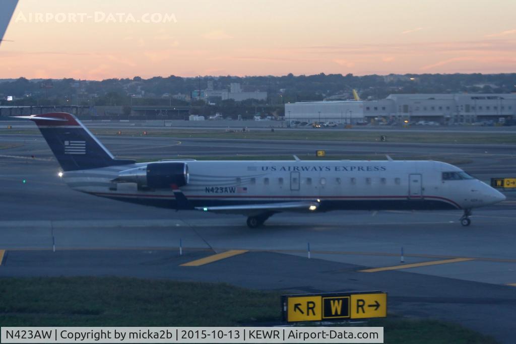 N423AW, 2002 Bombardier CRJ-200LR (CL-600-2B19) C/N 7636, Taxiing