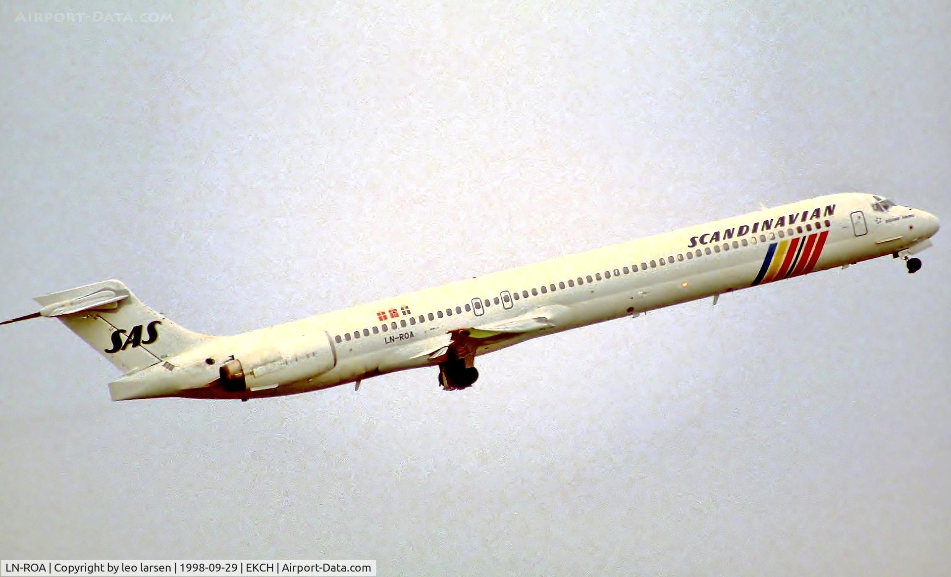 LN-ROA, 1996 McDonnell Douglas MD-90-30 C/N 53459, Copenhagen 29.9.98