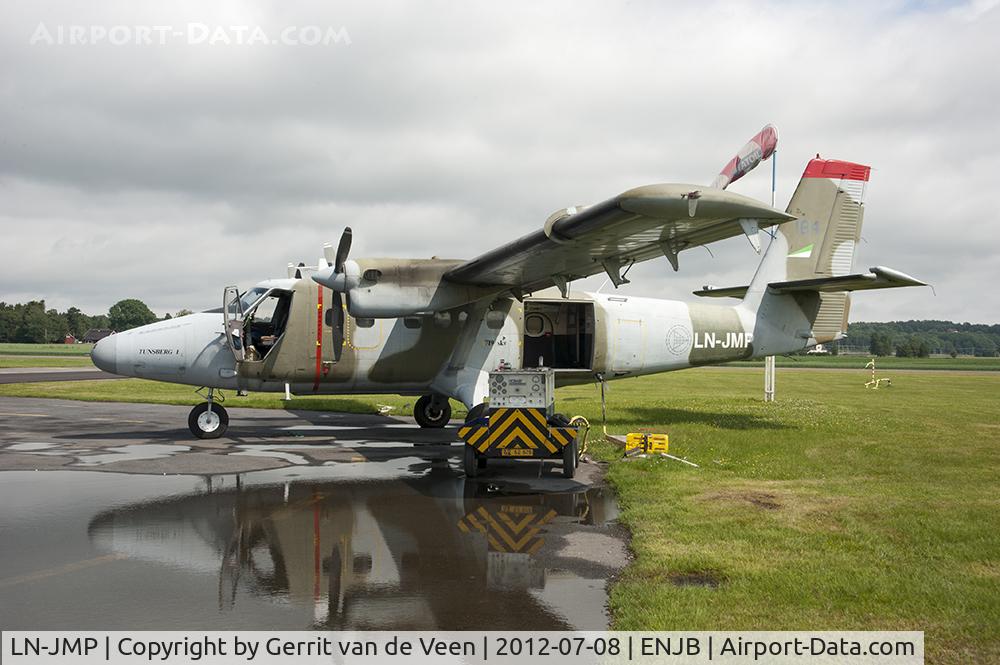 LN-JMP, 1968 De Havilland Canada DHC-6-200 Twin Otter C/N 184, This ex Norwegian aircraft 184 waiting for its passengers