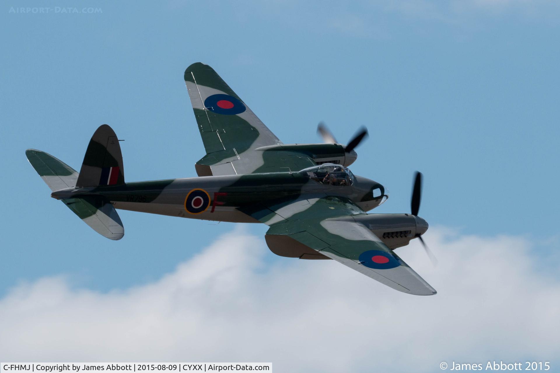 C-FHMJ, 1948 De Havilland DH-98 Mosquito B.35 C/N Not found VR796, Fly past at the 2015 Abbotsford Airshow