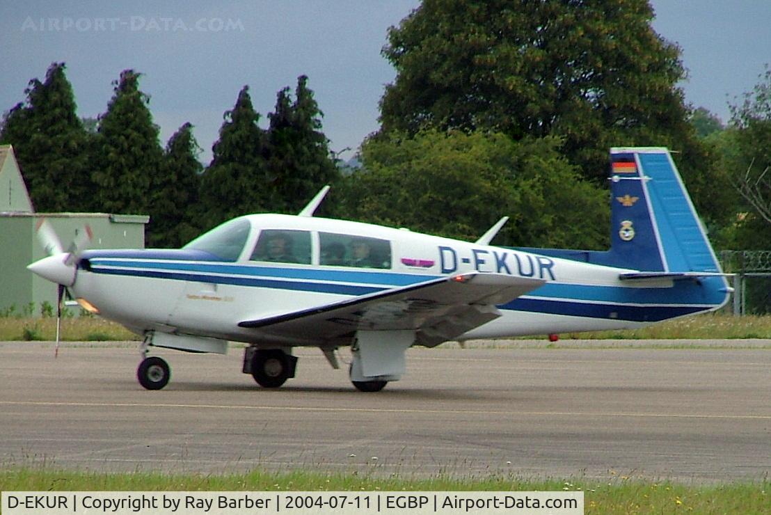 D-EKUR, 1980 Mooney M20K C/N 250437, Mooney M.20K Model 231 [25-0437] Kemble~G 11/07/2004