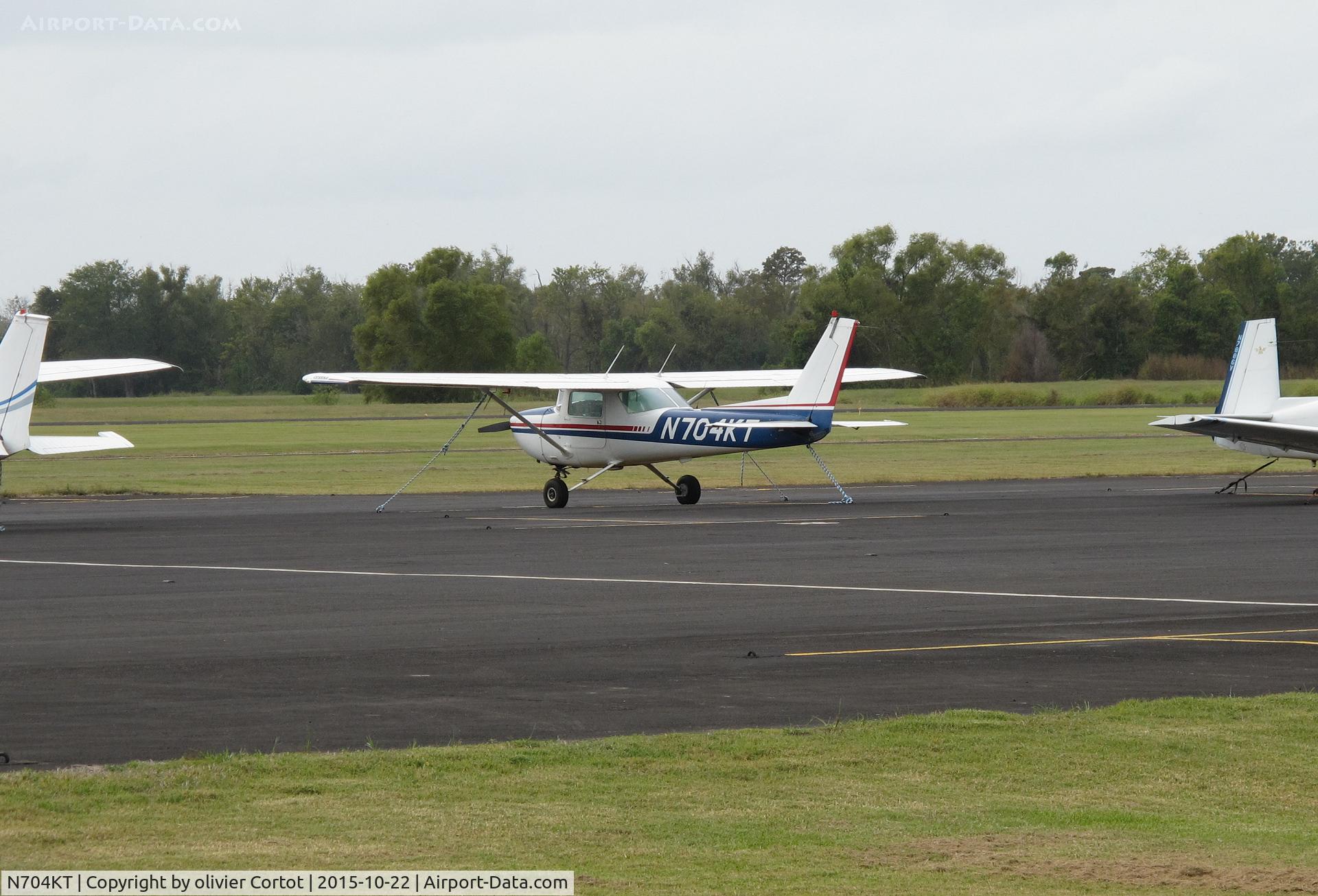 N704KT, 1976 Cessna 150M C/N 15078678, somewhere in Louisiana