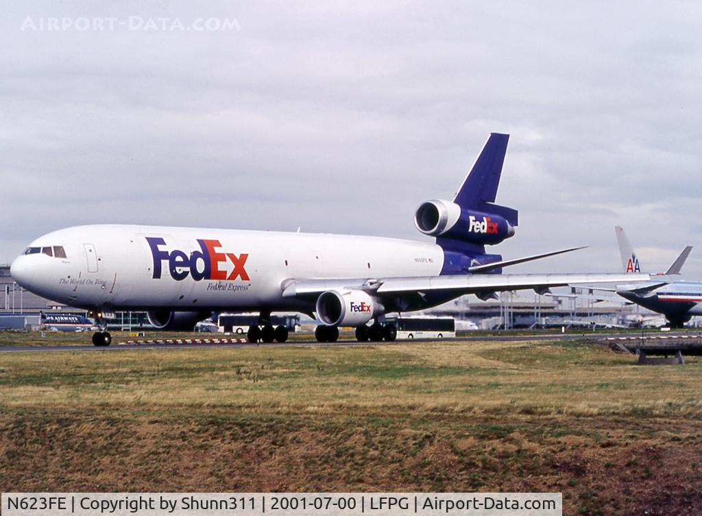 N623FE, 1999 McDonnell Douglas MD-11F C/N 48794, Taxiing on parallels runways...