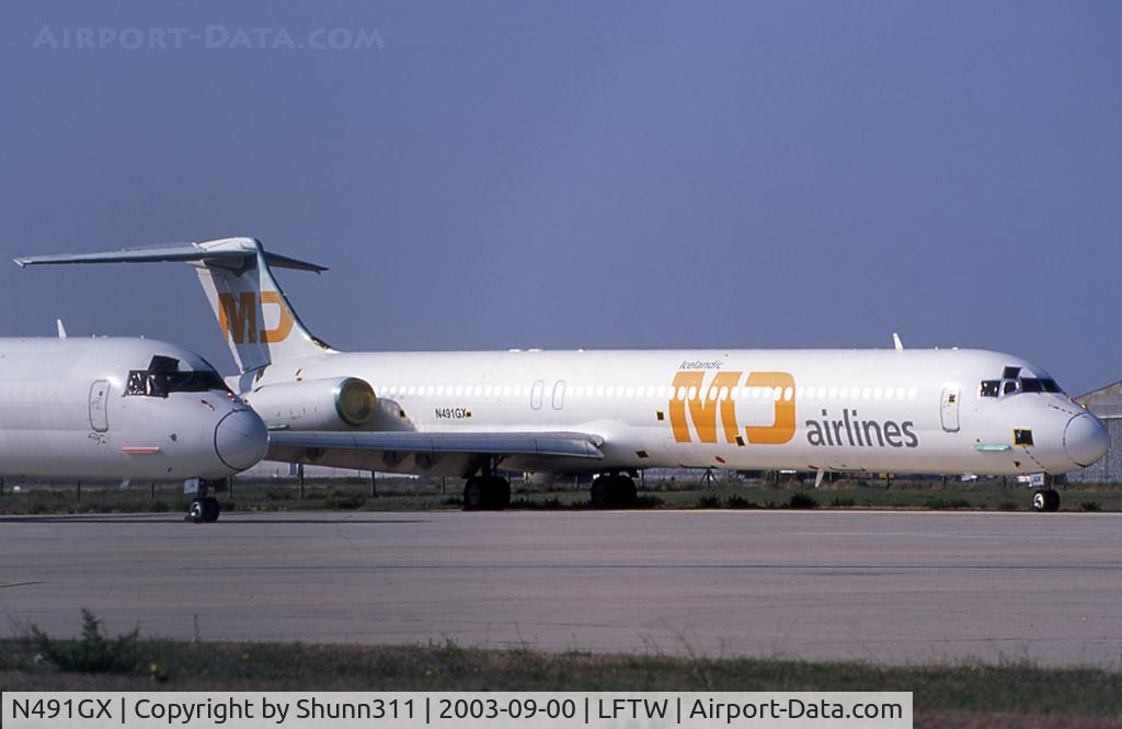 N491GX, 1987 McDonnell Douglas MD-83 (DC-9-83) C/N 49602, Stored...