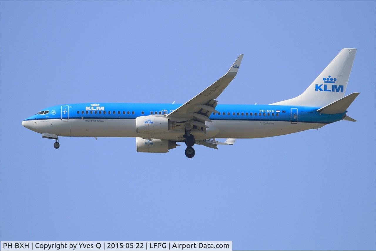 PH-BXH, 2000 Boeing 737-8K2 C/N 29597, Boeing 737-8K2, Short approach rwy 27R, Roissy Charles De Gaulle Airport (LFPG-CDG)