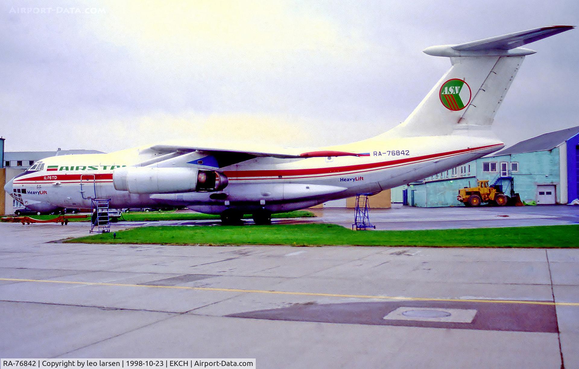 RA-76842, 1994 Ilyushin Il-76TD C/N 1033418616, Copenhagen 23.10.98