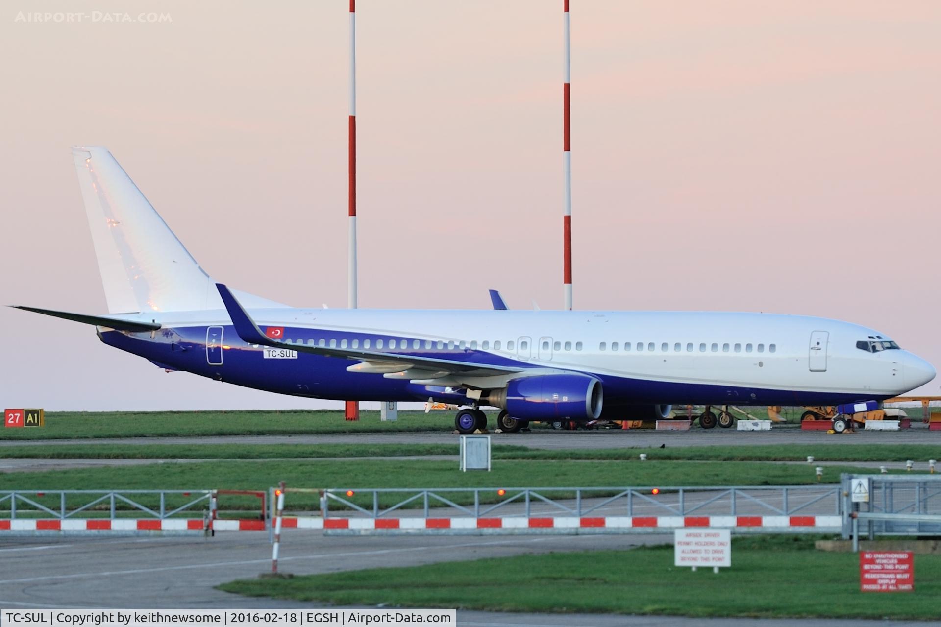 TC-SUL, 1998 Boeing 737-85F C/N 28822, In the evening sun, partial Blue Air colour scheme ?