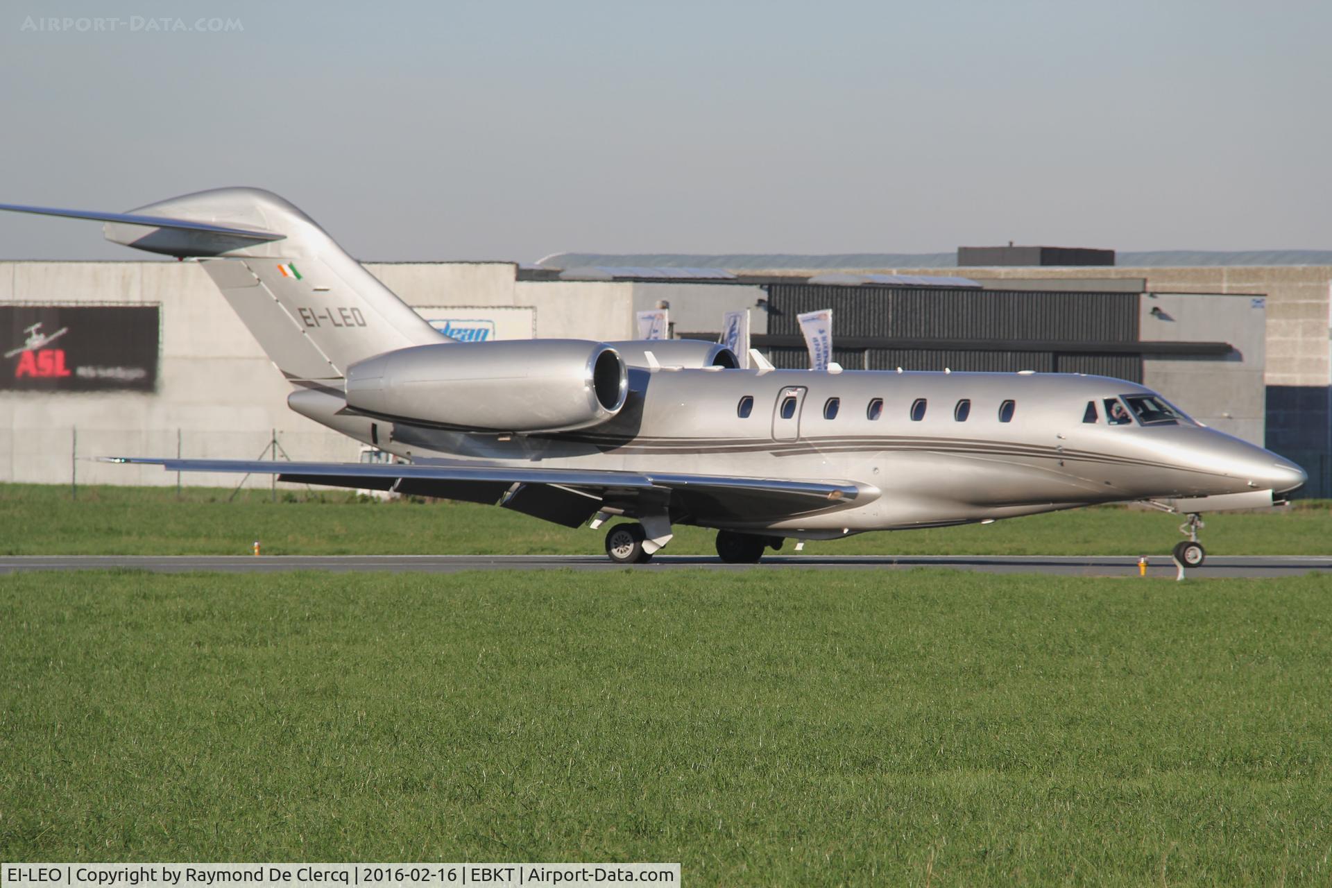 EI-LEO, 2004 Cessna 750 Citation X Citation X C/N 750-0232, Makes a 180° turn on the runway.