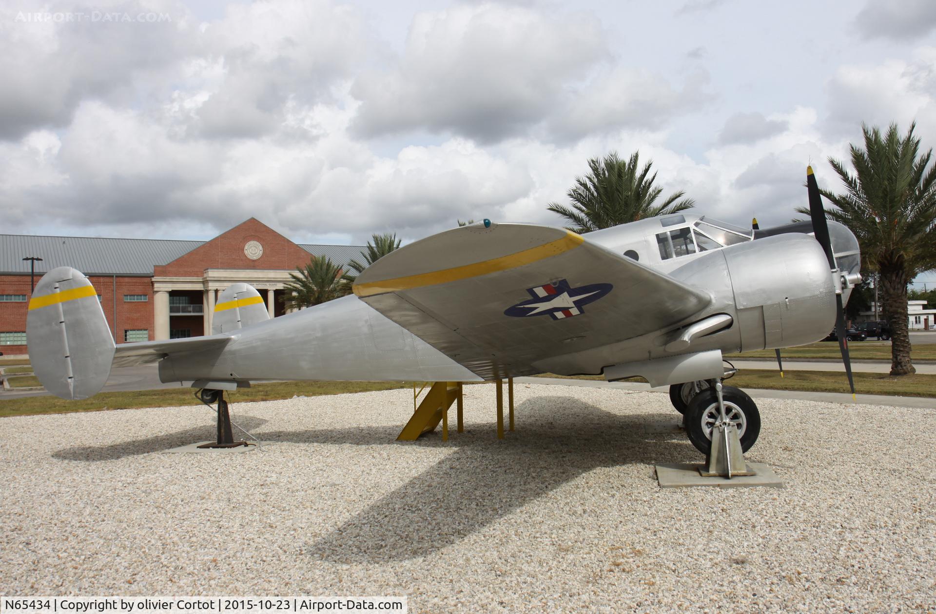 N65434, 1942 Beech AT-11 Kansan C/N 951, serial 41-9525