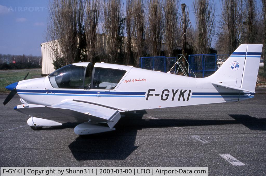 F-GYKI, Robin DR-400-140B Major C/N 2552, Parked at the Airclub. Air France Airclub, created at Toulouse-Montaudran airport, was transferred to Toulouse-Lasbordes airfield few times before this shoot due to the closure of the Airport. Air France facilities was transferred to Toulouse-Blagnac.