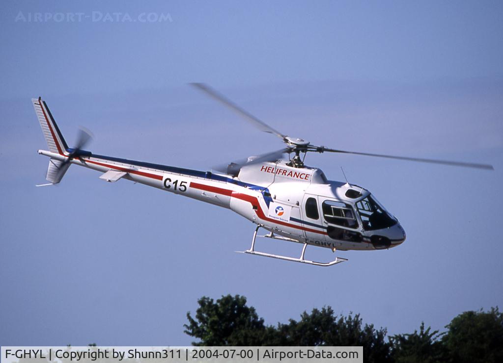 F-GHYL, Eurocopter AS-350BA Ecureuil C/N 2632, Arriving to the héliport during French Formula One GP 2004