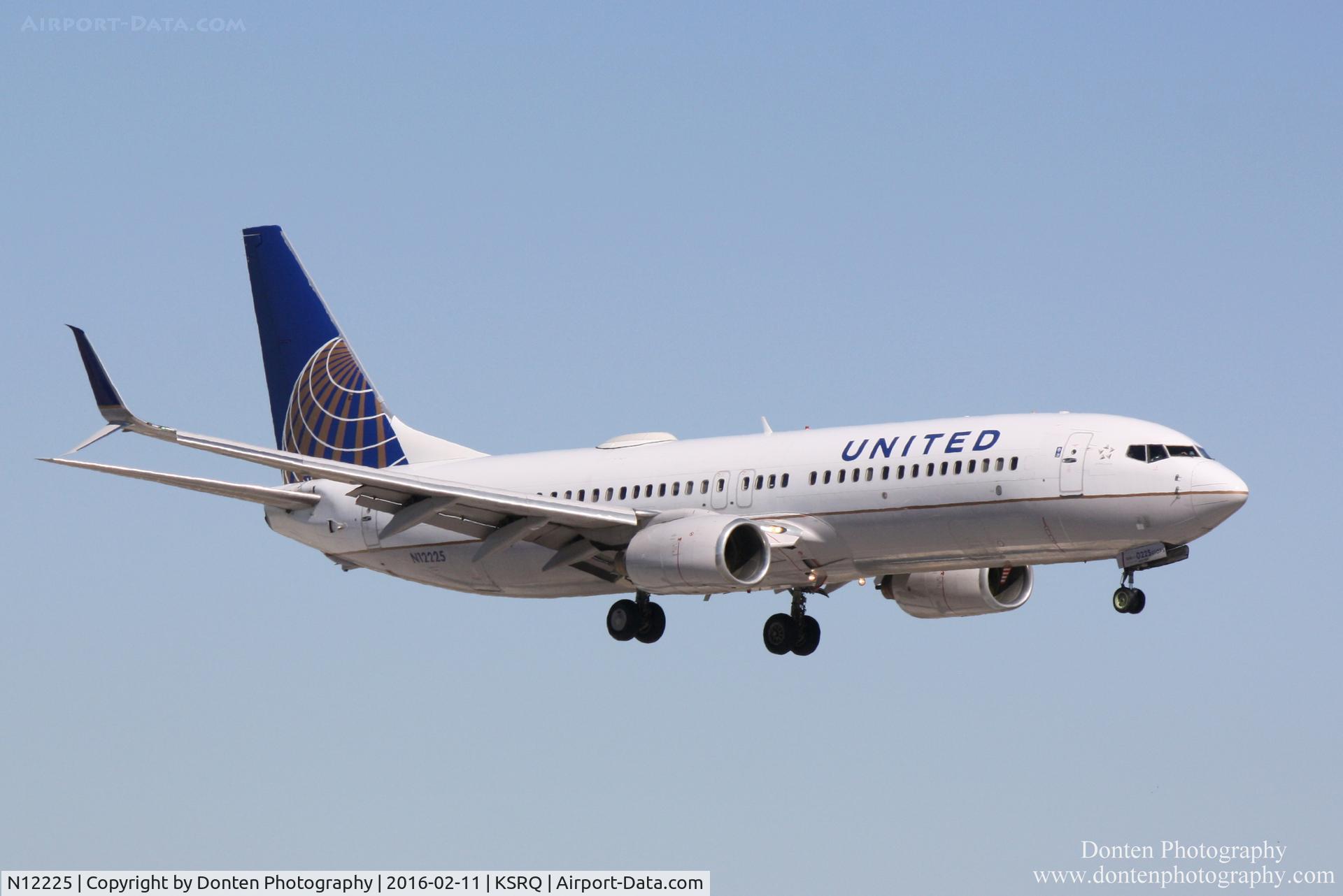 N12225, 1998 Boeing 737-824 C/N 28934, United Flight 1559 (N12225) arrives at Sarasota-Bradenton International Airport following flight from Newark-Liberty International Airport