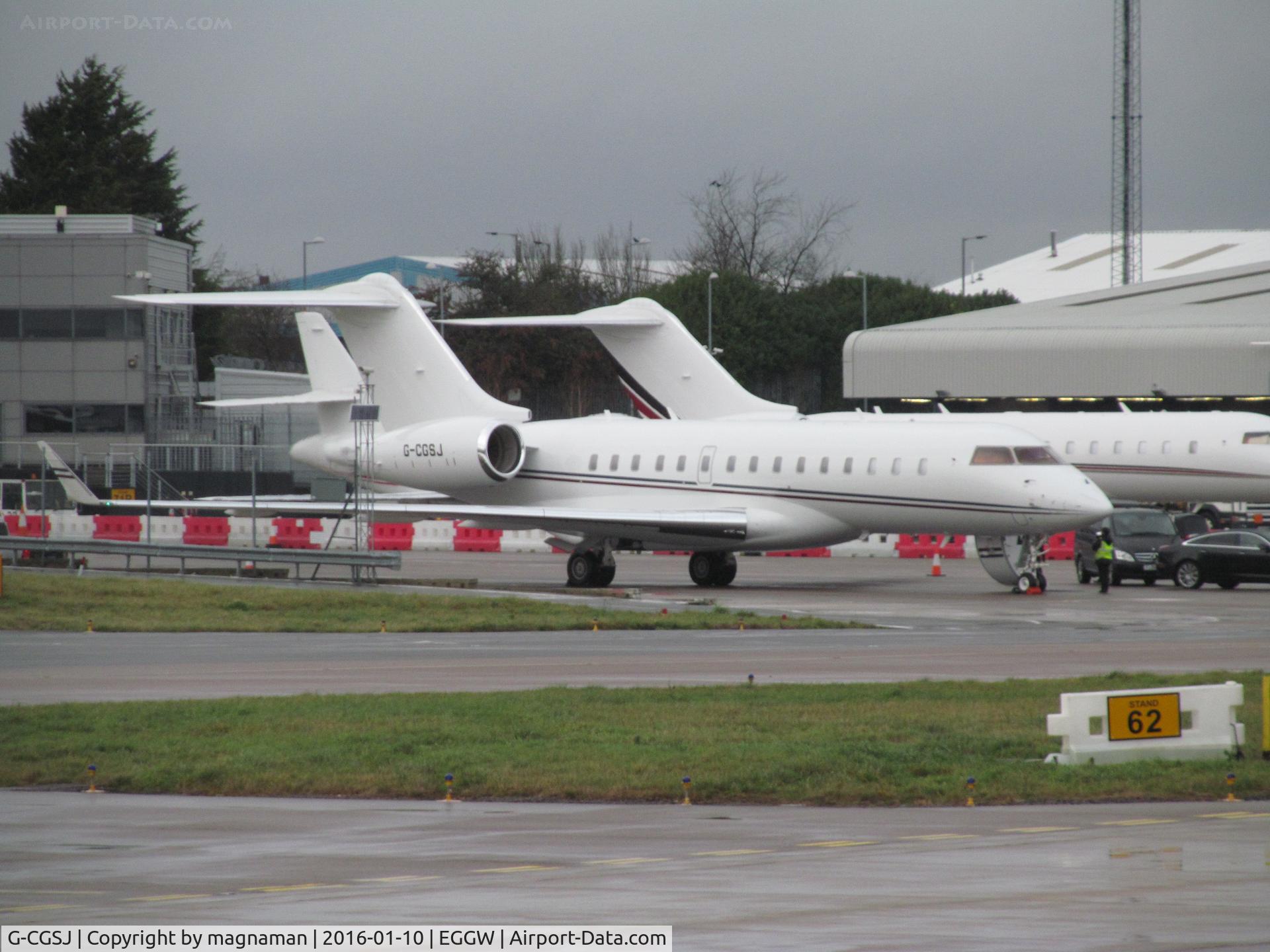 G-CGSJ, 2010 Bombardier BD-700-1A10 Global Express C/N 9377, long shot at luton
