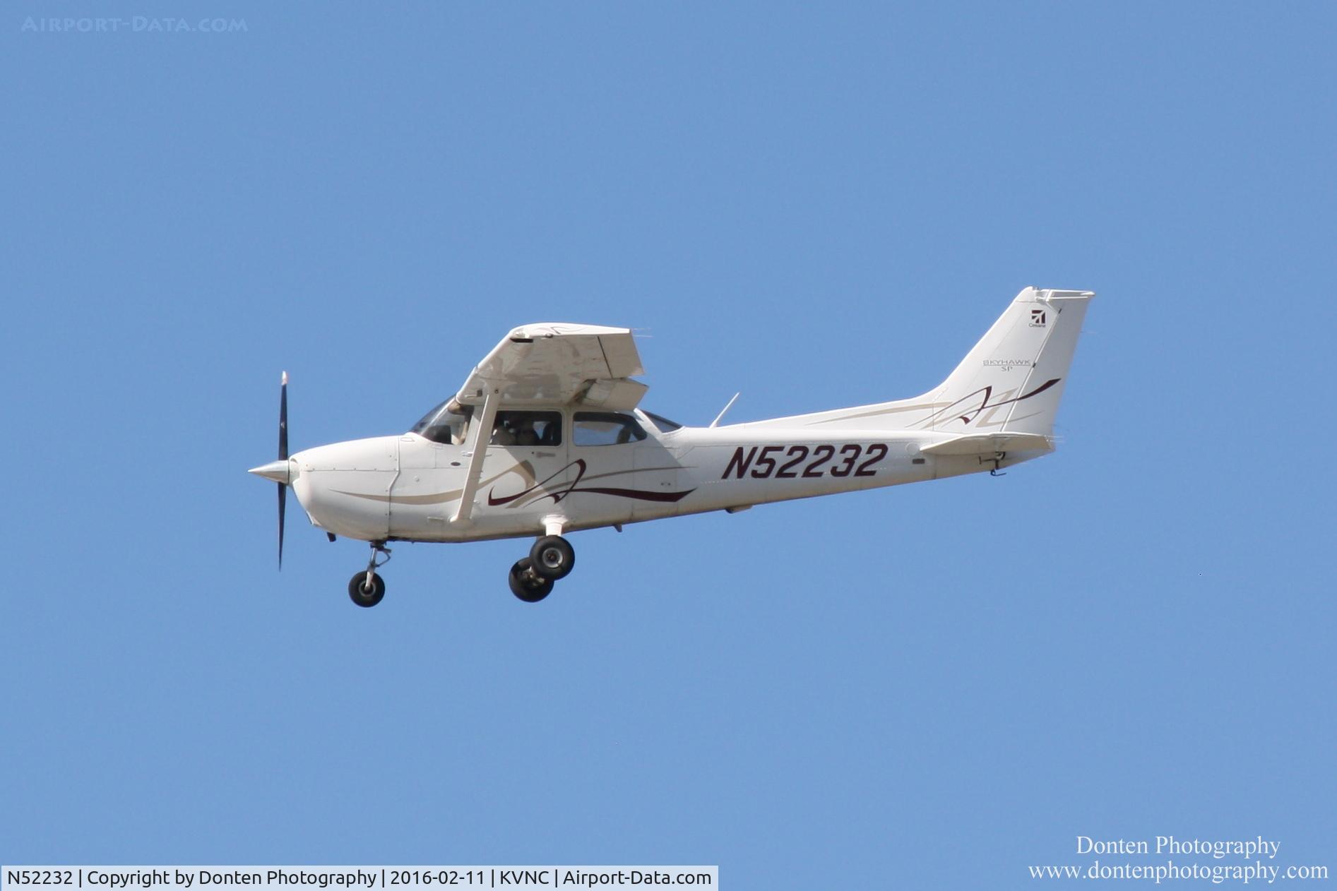 N52232, Cessna 172S C/N 172S10870, Cessna Skyhawk (N52232) arrives at Venice Municipal Airport