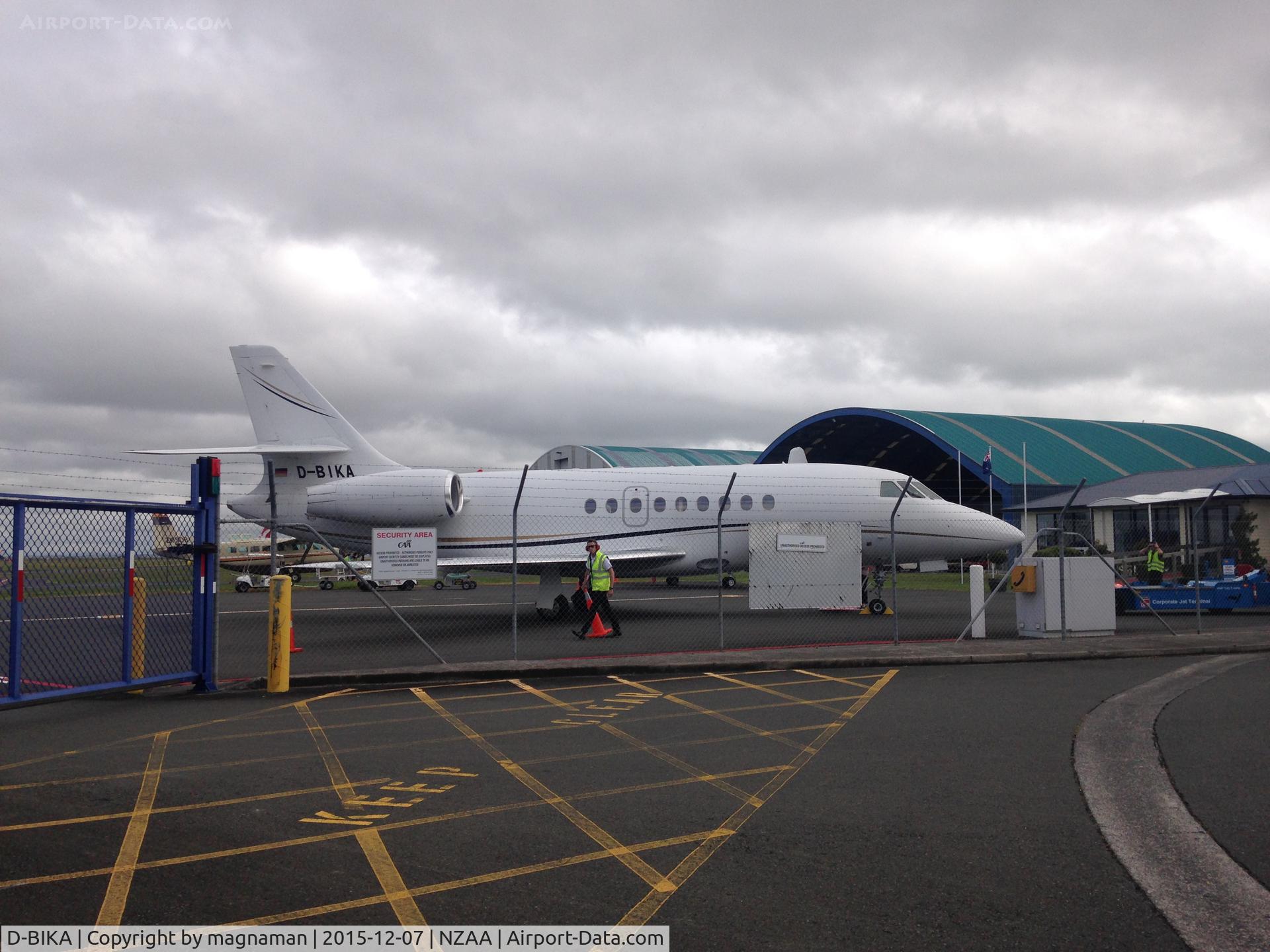 D-BIKA, 2006 Dassault Falcon 2000EX C/N 76, At AKL