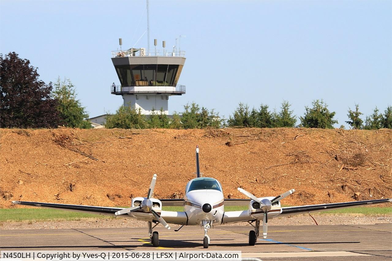 N450LH, Beech 95-B55 Baron C/N TC-2215, Beech 95-B55, Static display, Luxeuil-St Sauveur Air Base 116 (LFSX) Open day 2015