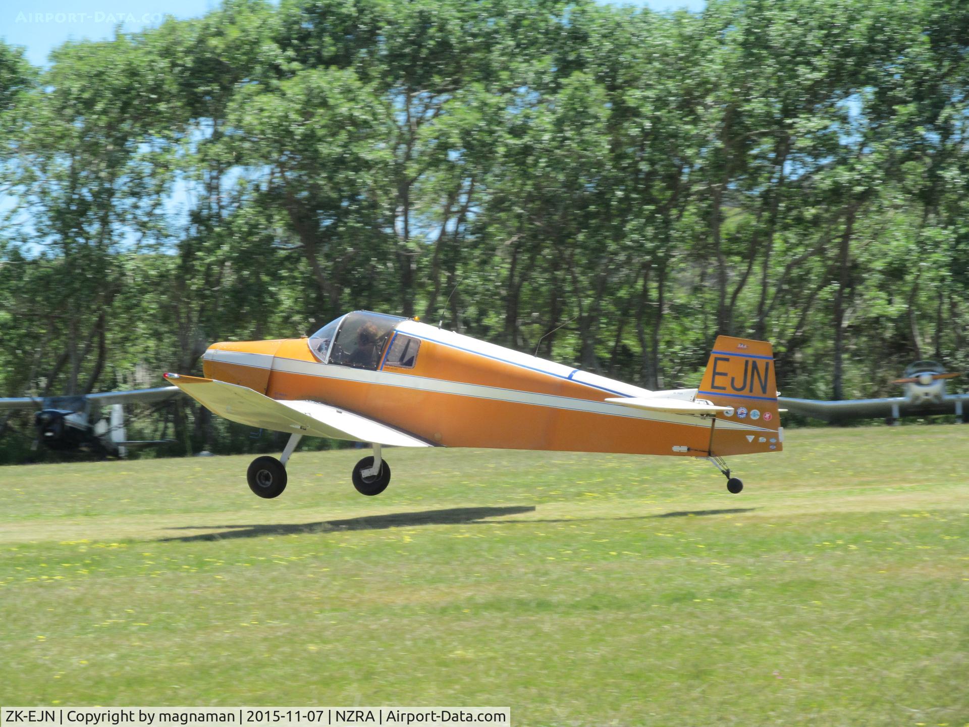ZK-EJN, Jodel D-11 C/N AACA/291, lift off
