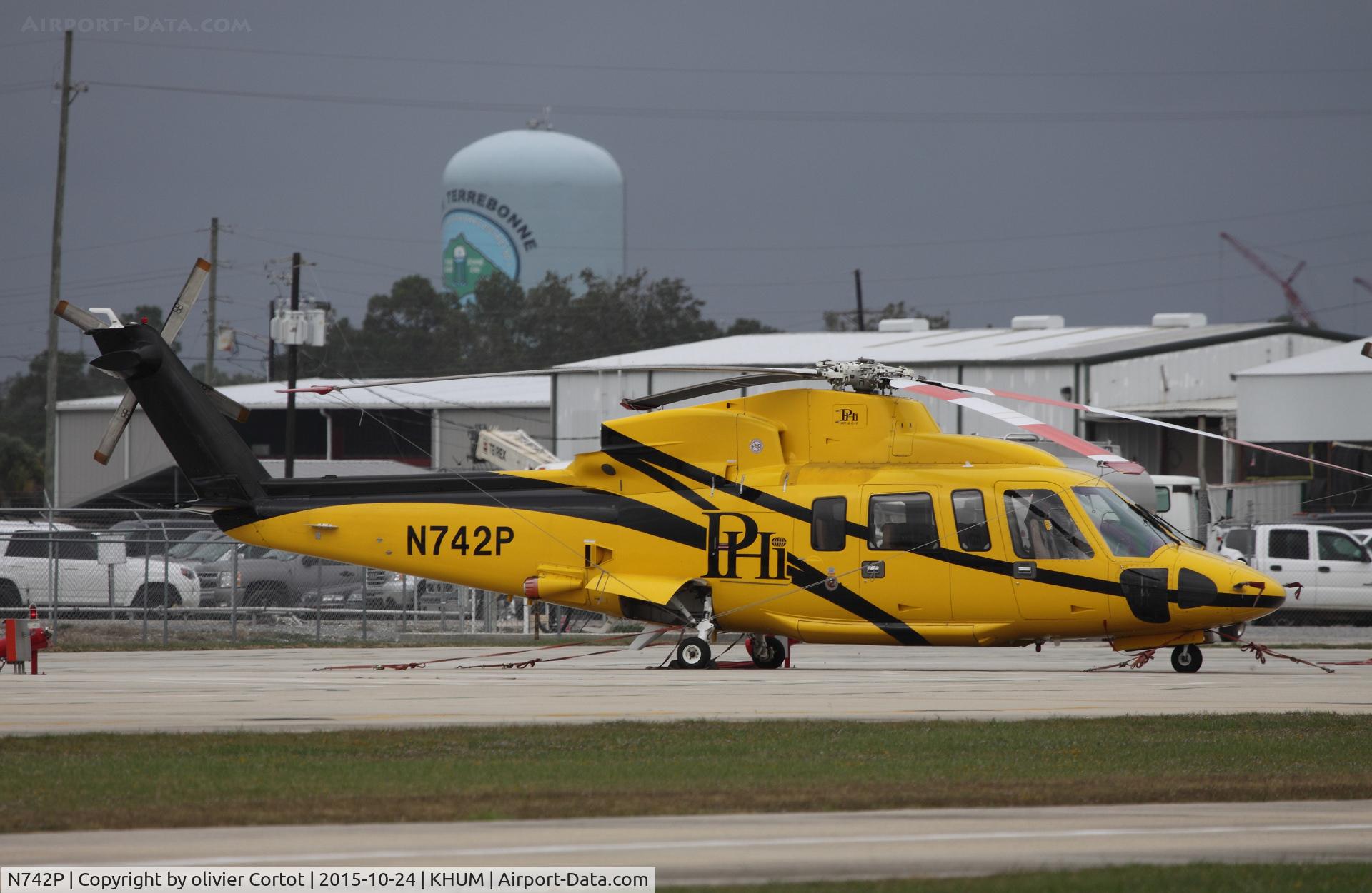 N742P, Sikorsky S-76C-2 C/N 760607, Houma, LA