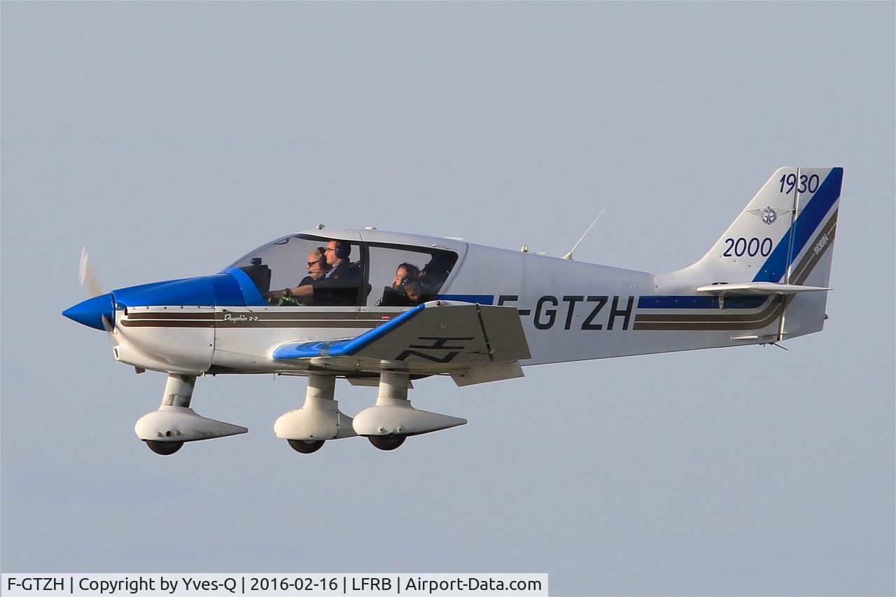 F-GTZH, Robin DR-400-120 Petit Prince C/N 2455, Robin DR-400-120, Short approach Rwy 25L, Brest-Bretagne Airport (LFRB-BES)