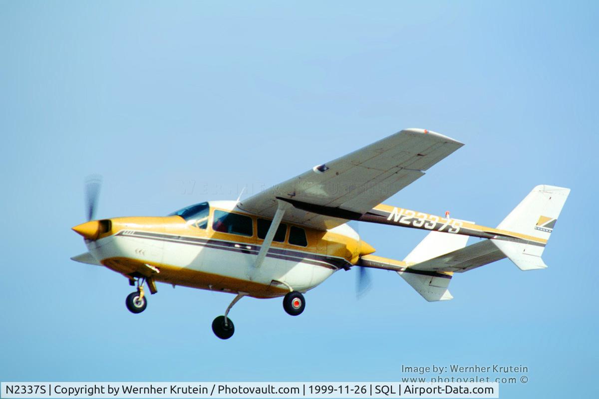 N2337S, 1967 Cessna T337B Turbo Super Skymaster C/N 337-0637, N2337S taking off
