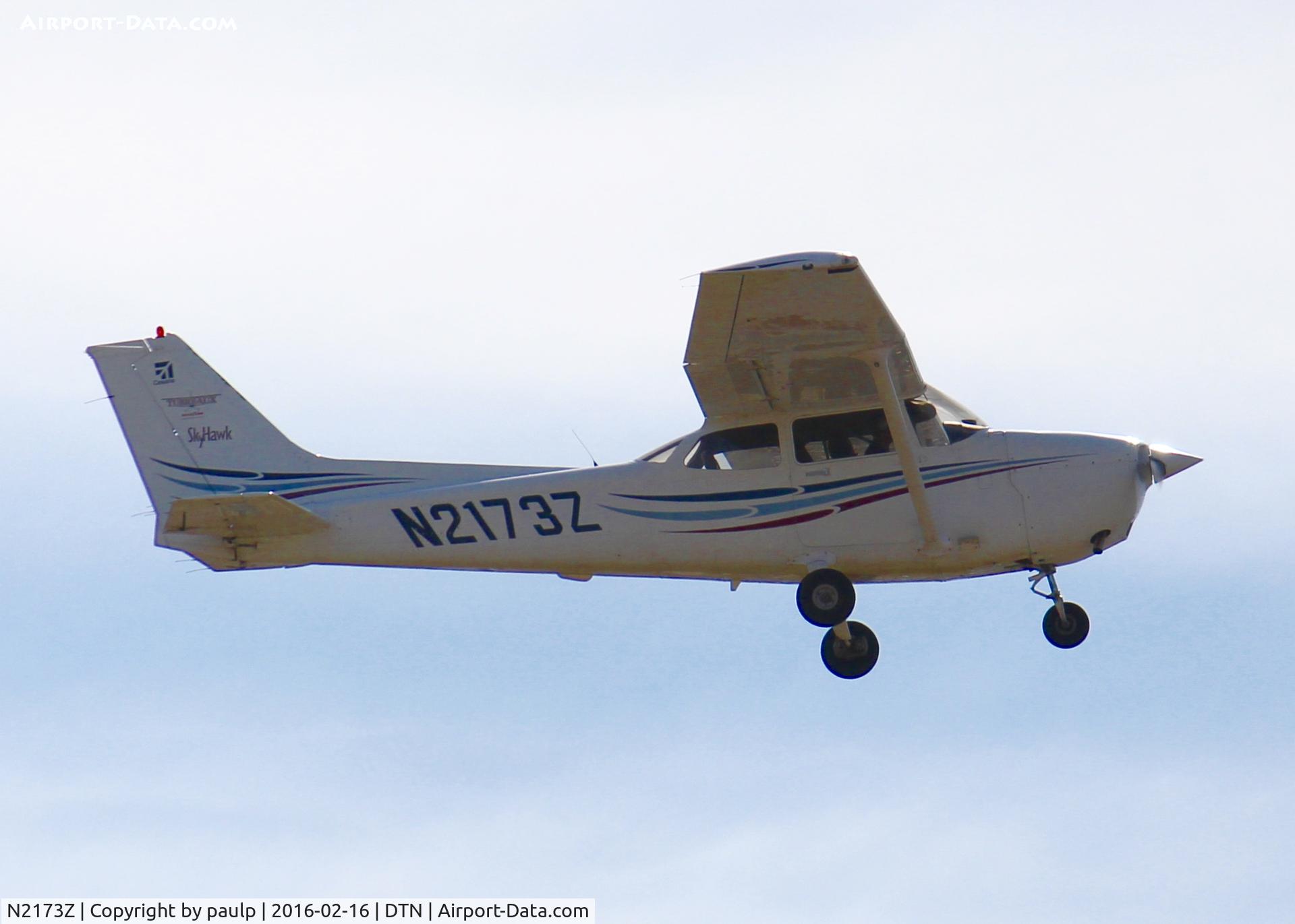 N2173Z, 2004 Cessna 172R C/N 17281216, At Downtown Shreveport.