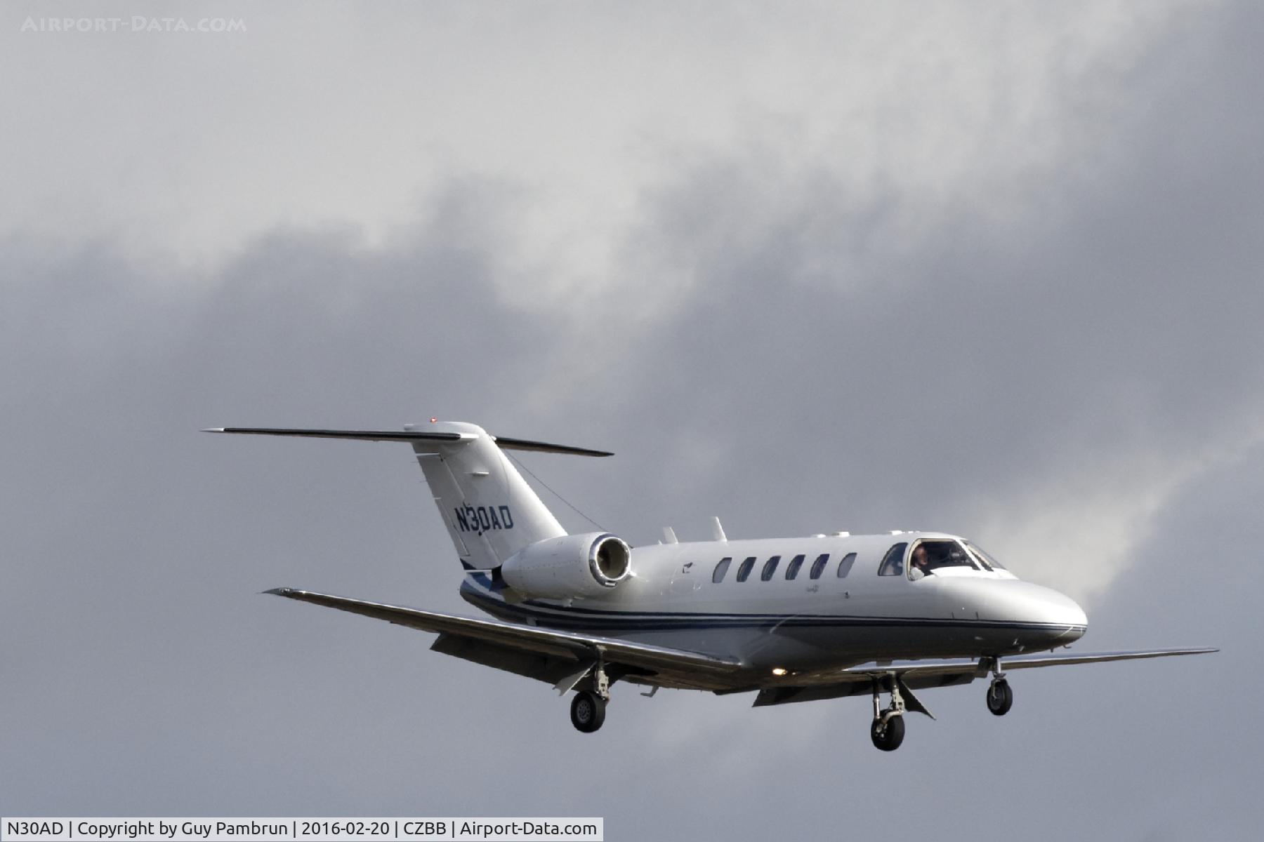 N30AD, 2003 Cessna 525A CitationJet CJ2 C/N 525A0165, Landing