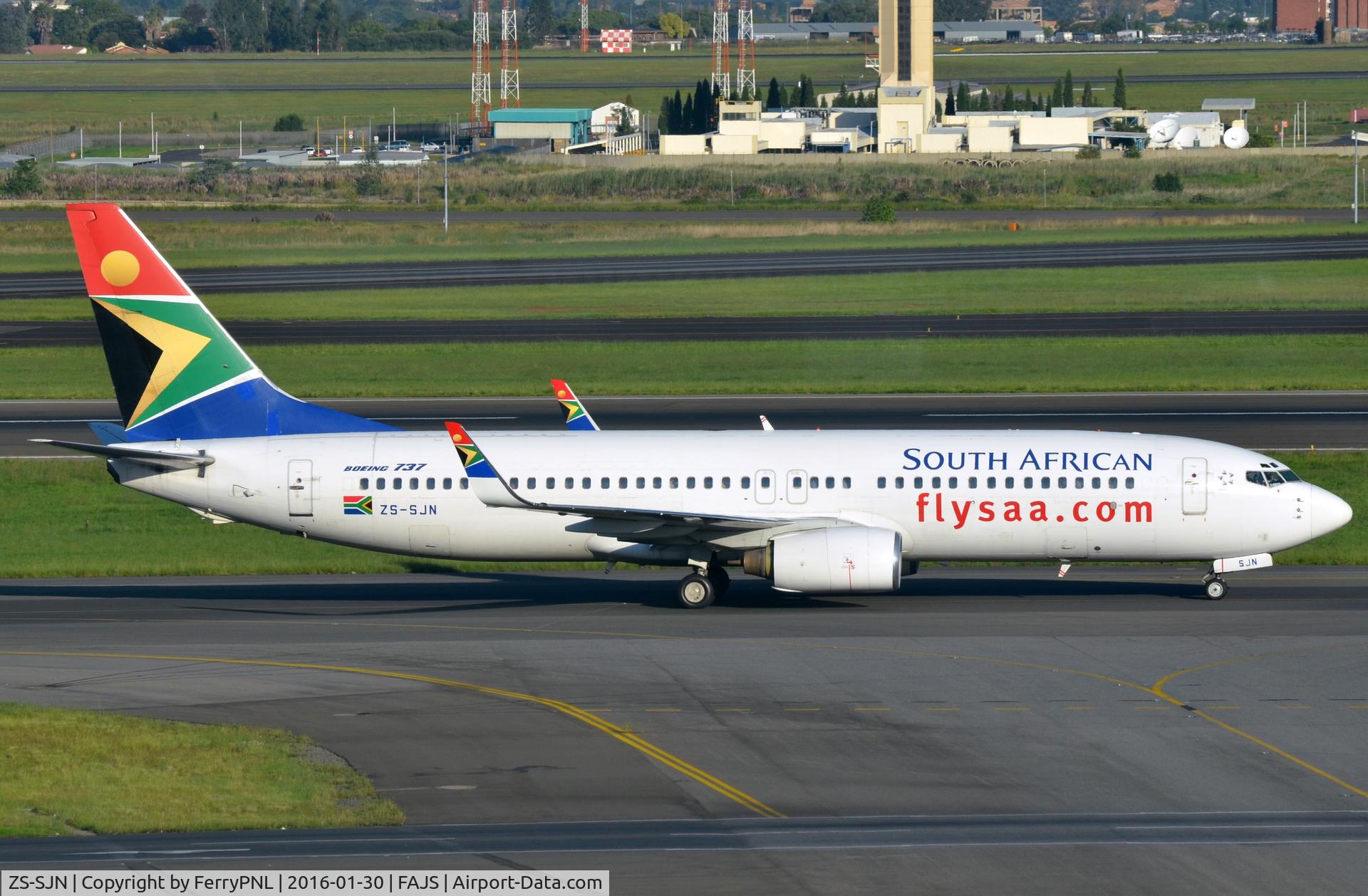 ZS-SJN, 2001 Boeing 737-85F C/N 30569, SAA B738 taxying out for departure.