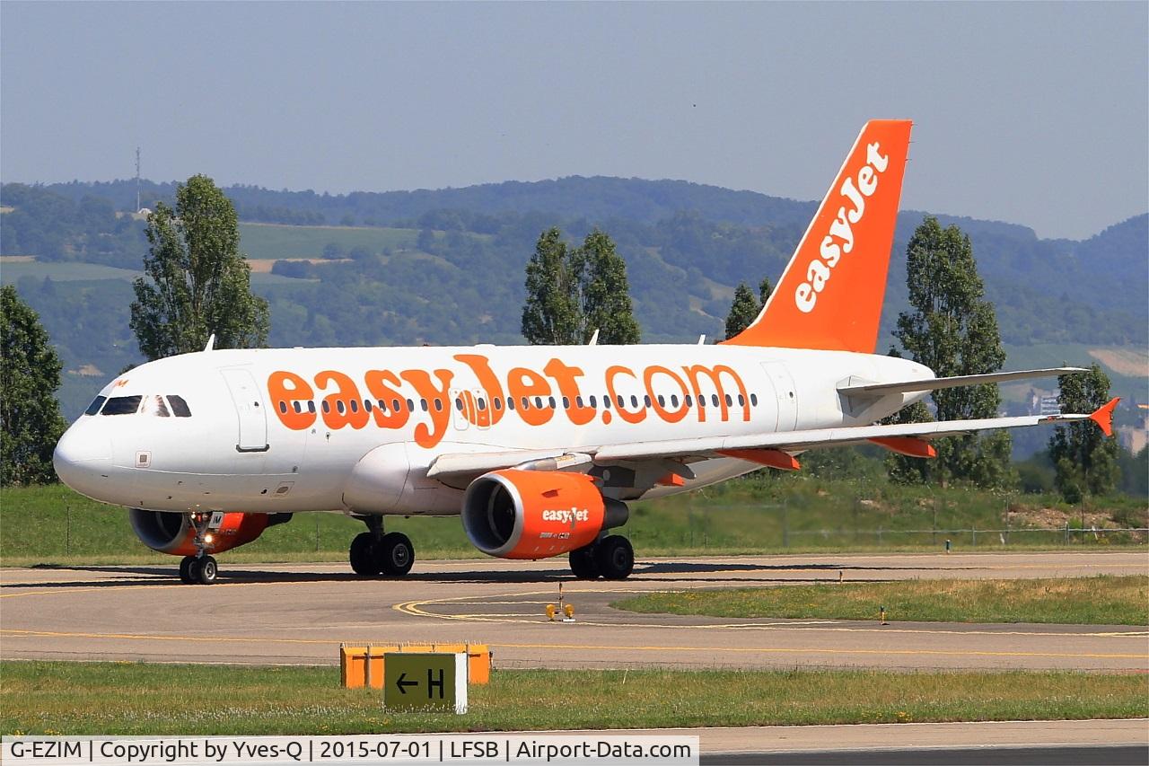 G-EZIM, 2005 Airbus A319-111 C/N 2495, Airbus A319-111, Taxiing to holding point rwy 15, Bâle-Mulhouse-Fribourg airport (LFSB-BSL)