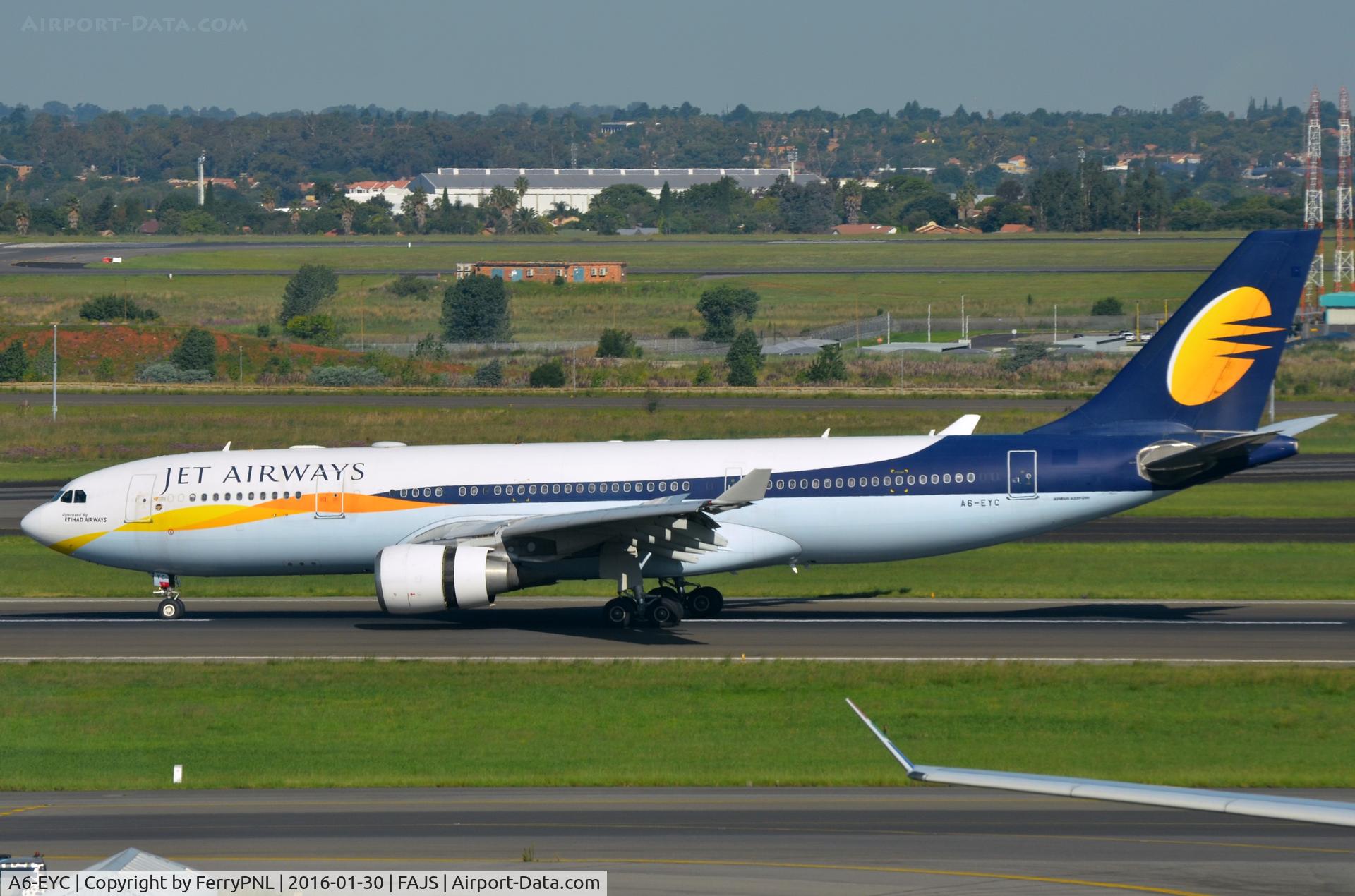 A6-EYC, 2007 Airbus A330-203 C/N 885, Former VT-JWJ now operated for Etihad still in its old c/s with just small etihad tittles on the nose.