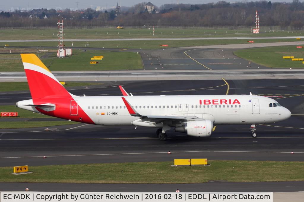 EC-MDK, 2014 Airbus A320-214 C/N 6328, Departing