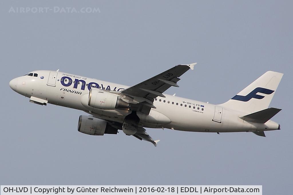 OH-LVD, 2000 Airbus A319-112 C/N 1352, Climbing