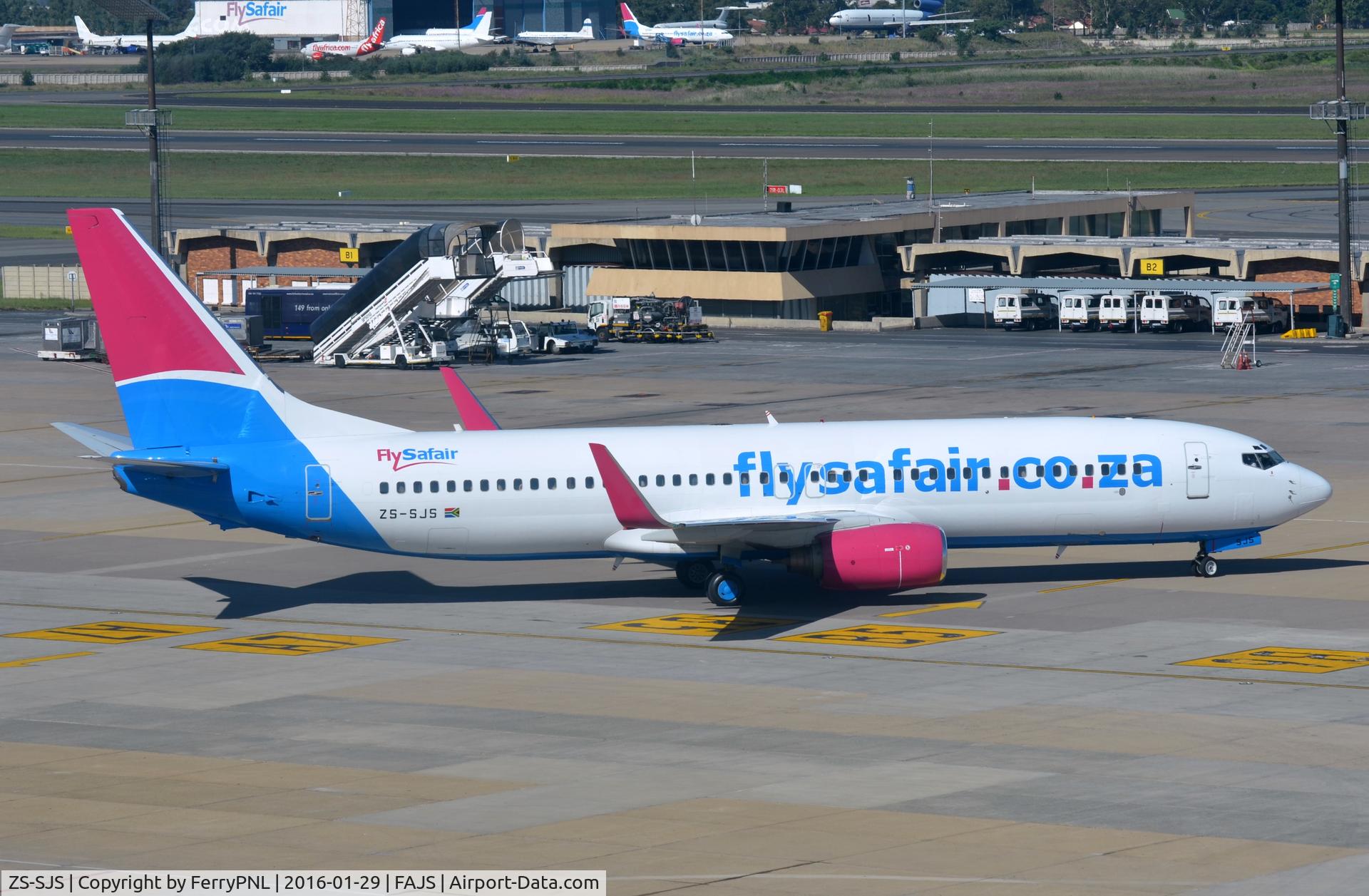 ZS-SJS, 2002 Boeing 737-844 C/N 32632, Safair B738