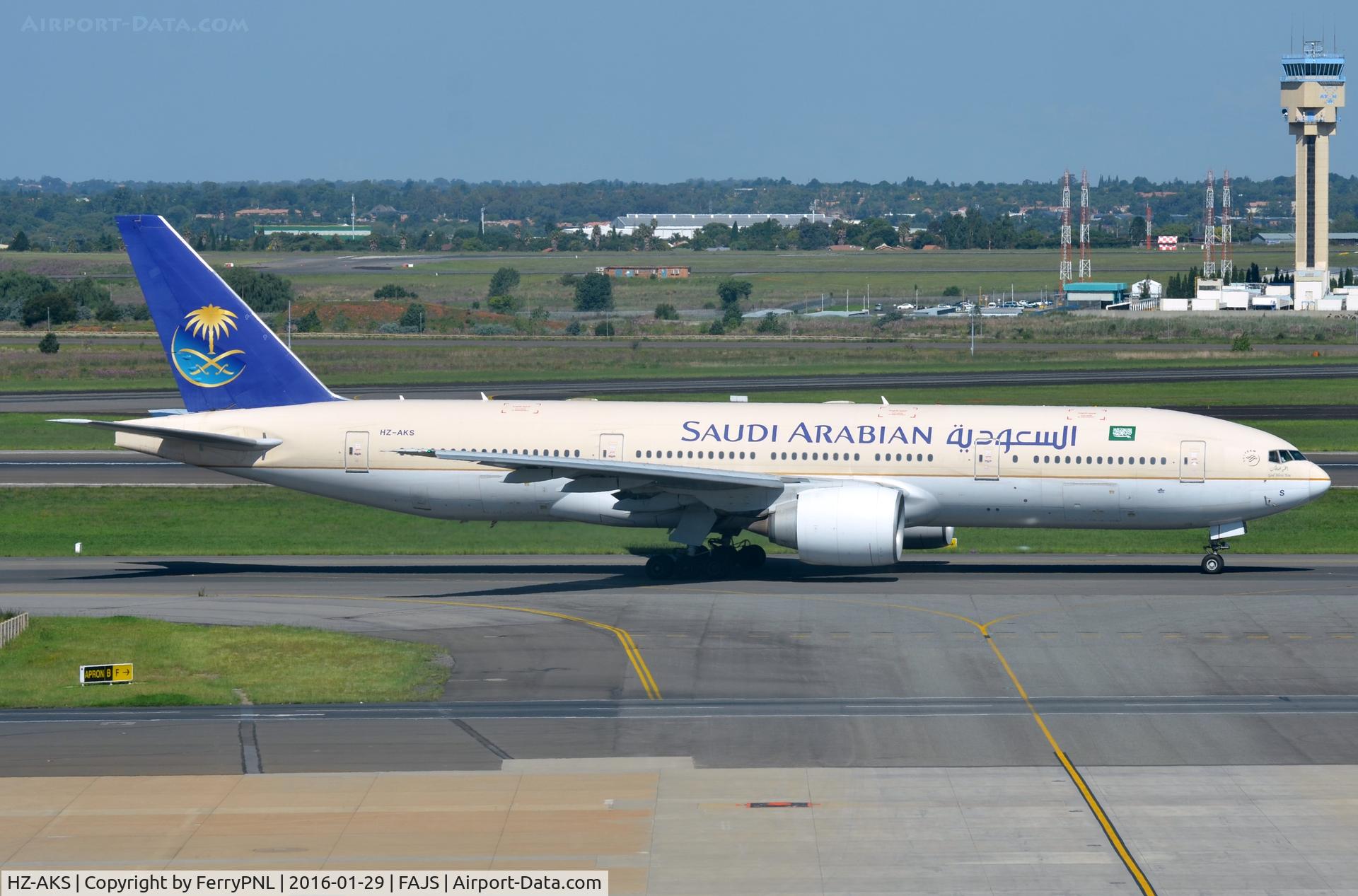HZ-AKS, Boeing 777-268/ER C/N 28362, Saudia B772 taxying out for departure.