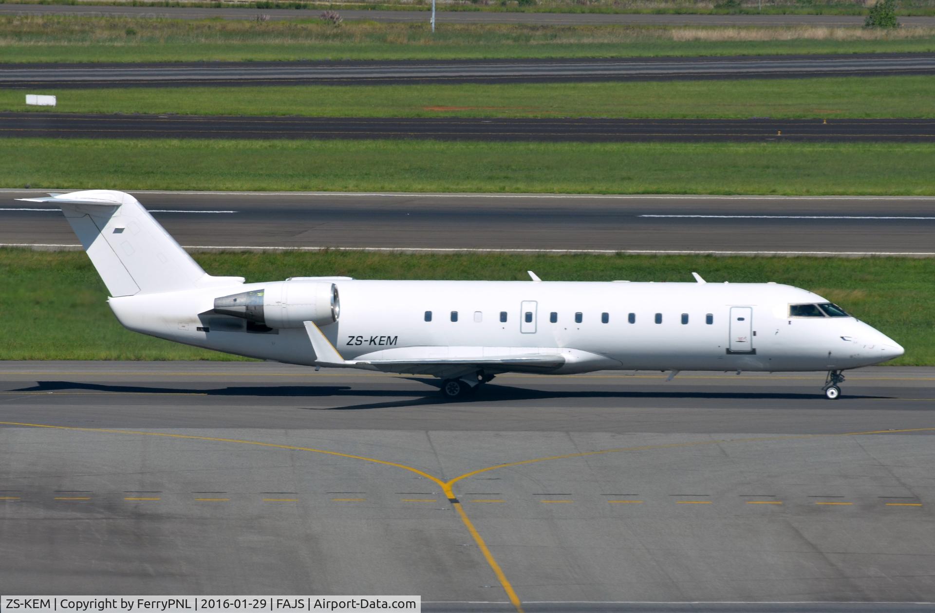 ZS-KEM, 1999 Canadair CRJ-100ER (CL-600-2B19) C/N 7297, Cem Air CL200