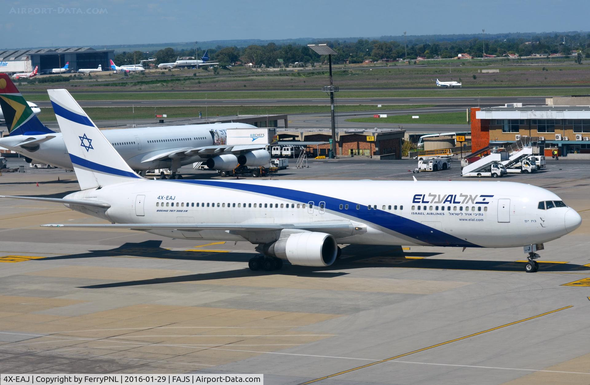 4X-EAJ, 1991 Boeing 767-330/ER C/N 25208/381, ELAL B763 arriving in JNB
