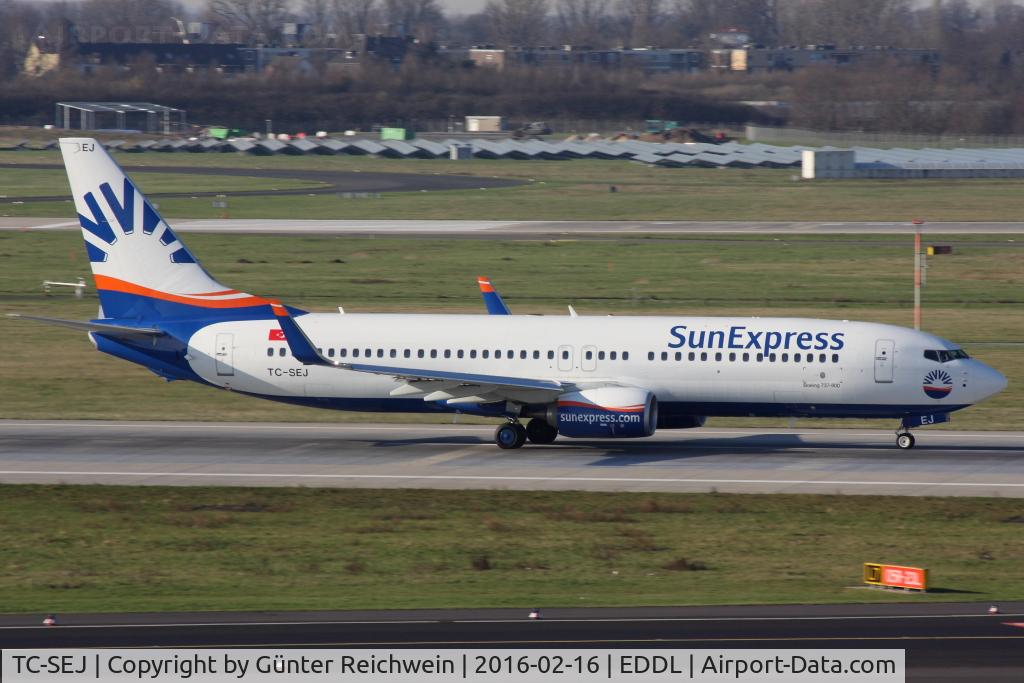 TC-SEJ, 2015 Boeing 737-8HC C/N 61171, Taking off