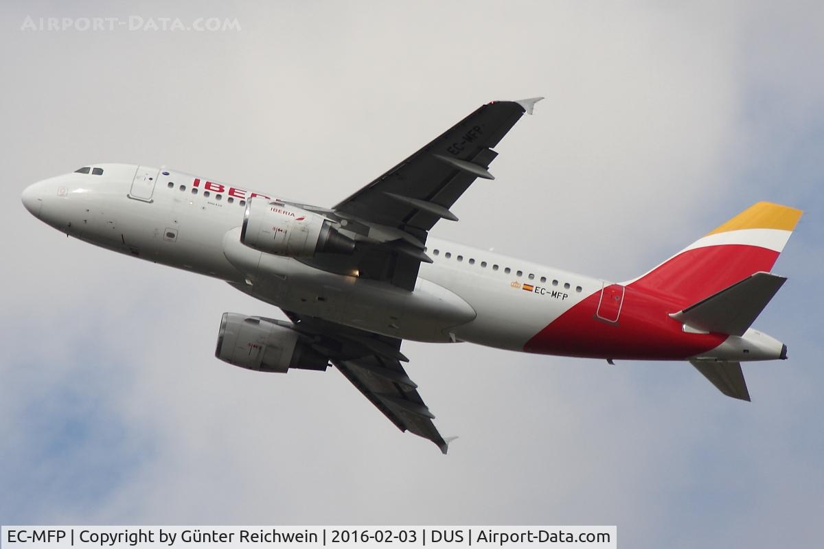 EC-MFP, 1999 Airbus A319-111 C/N 998, Climbing
