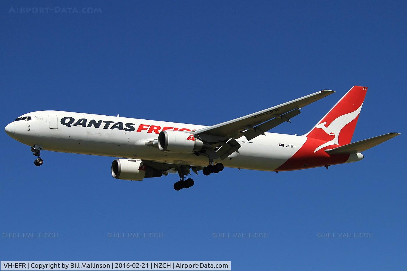 VH-EFR, 2006 Boeing 767-381F C/N 33510, Finals to 02
