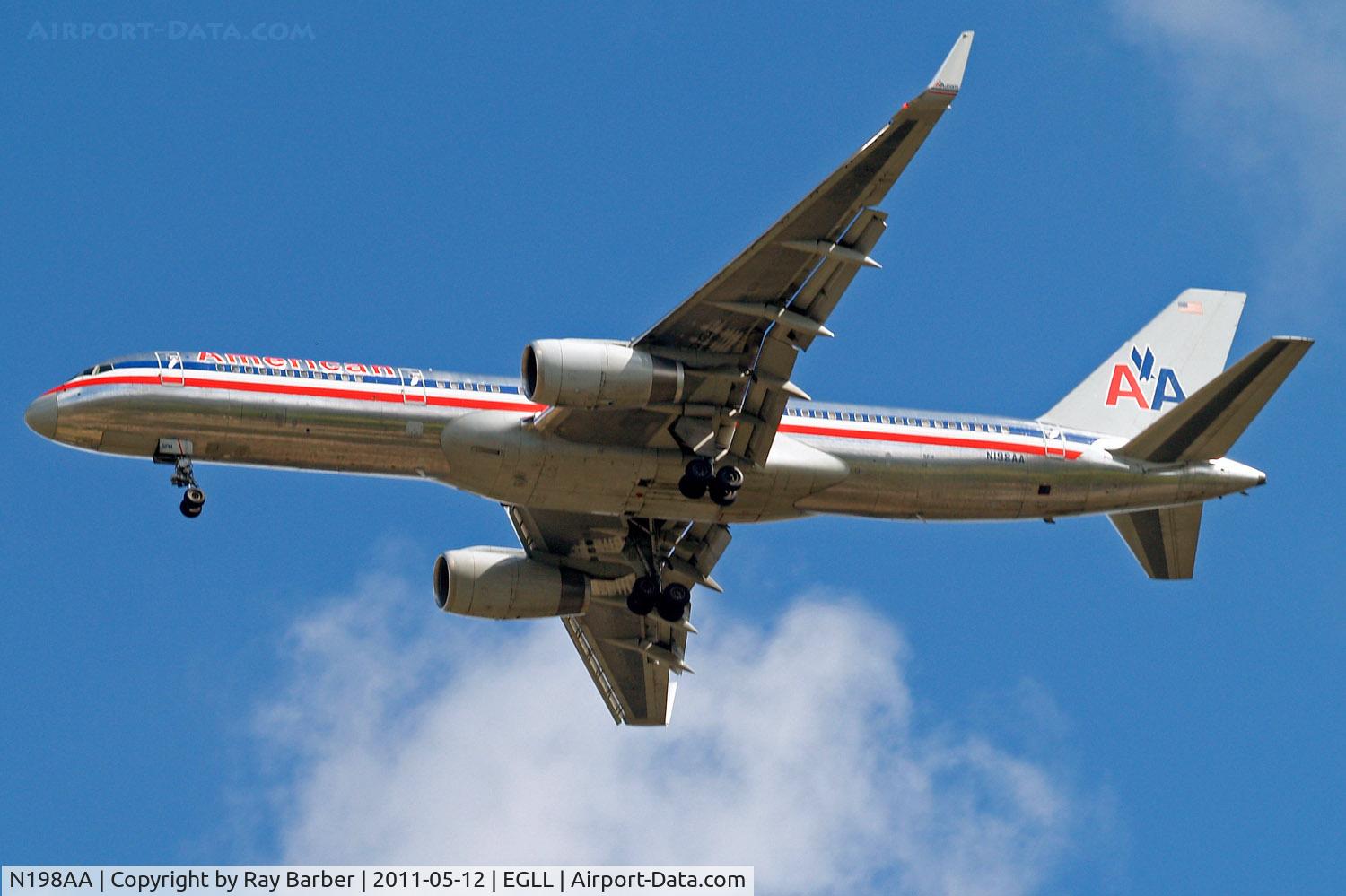 N198AA, 2001 Boeing 757-223 C/N 32392, Boeing 757-223 [32392] (American Airlines) Home~G 12/05/2011. On approach 27R.