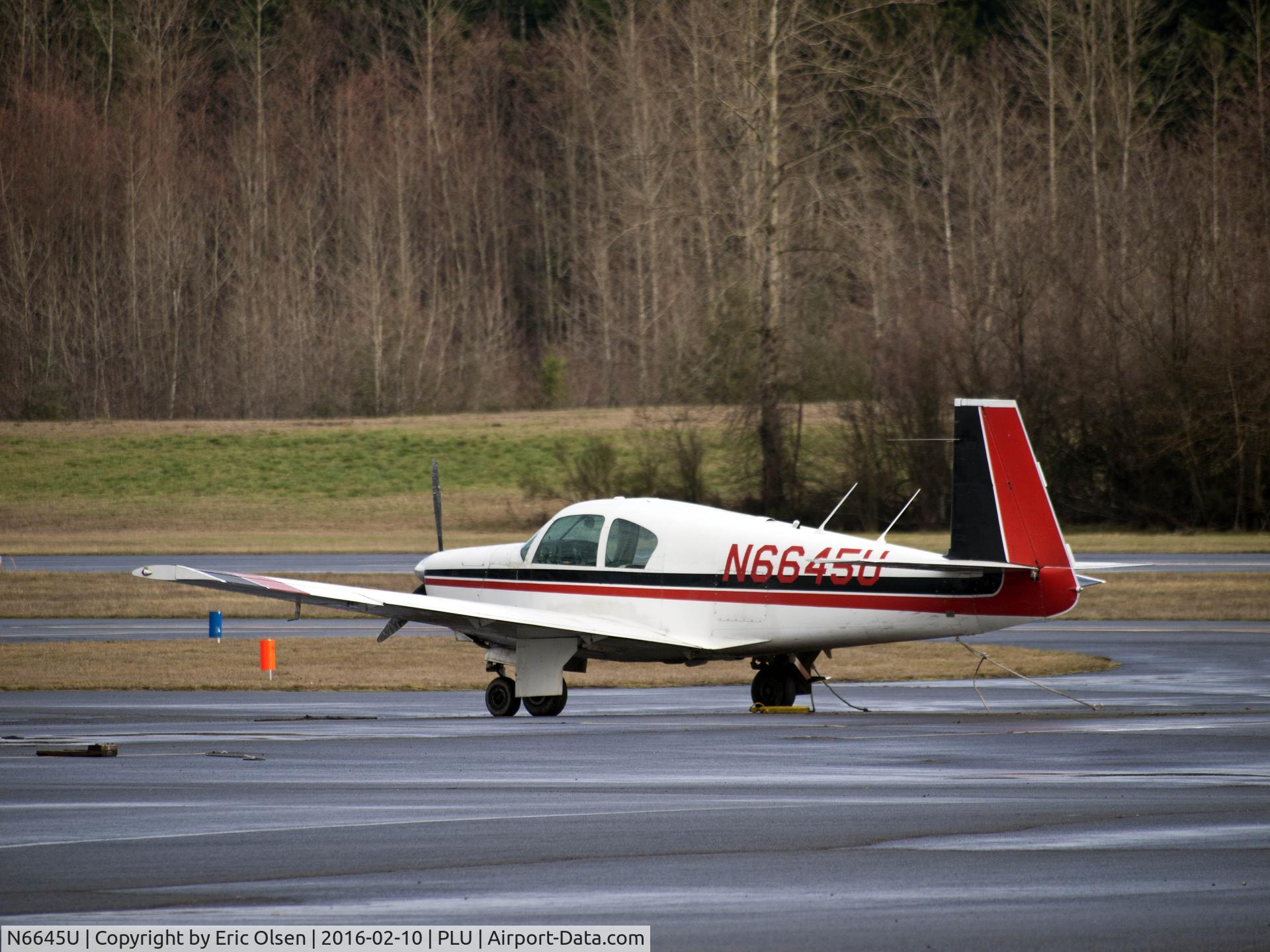 N6645U, 1963 Mooney M20D Master C/N 140, 1963 Mooney at Thun Field.