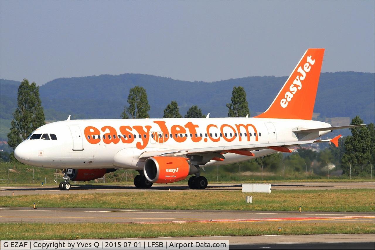 G-EZAF, 2006 Airbus A319-111 C/N 2715, Airbus A319-111, Taxiing to holding point Hotel rwy 15, Bâle-Mulhouse-Fribourg airport (LFSB-BSL)