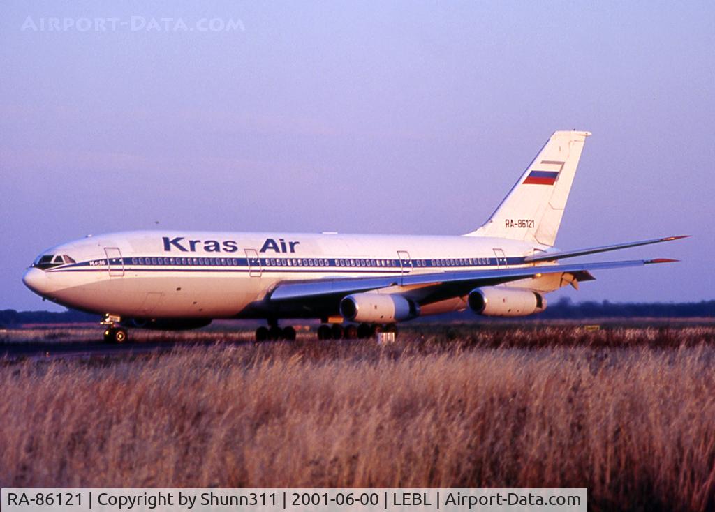RA-86121, Ilyushin Il-86 C/N 51483209089, Waiting holding point rwy 20 before departure...