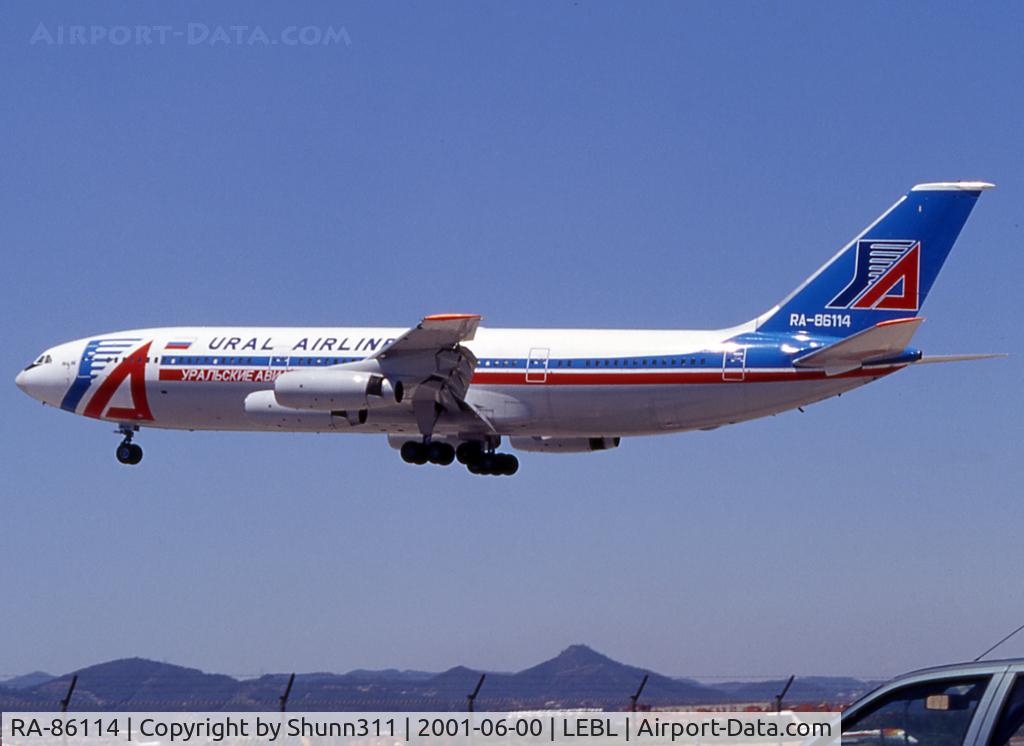 RA-86114, Ilyushin Il-86 C/N 51483209082, Landing rwy 25