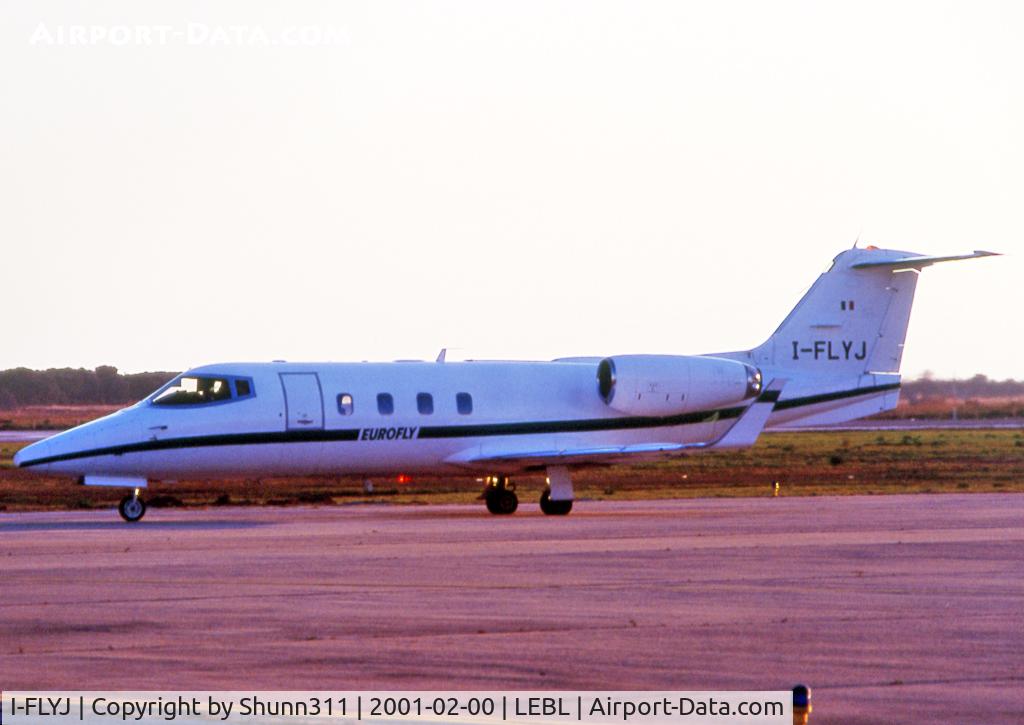 I-FLYJ, 1983 Learjet 55 C/N 55-084, Taxiing holding point rwy 25 for departure...