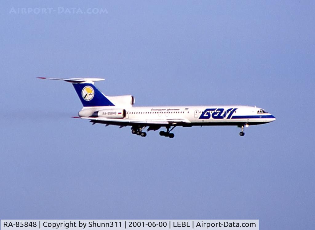 RA-85848, 1989 Tupolev Tu-154M C/N 89A804, Landing rwy 25