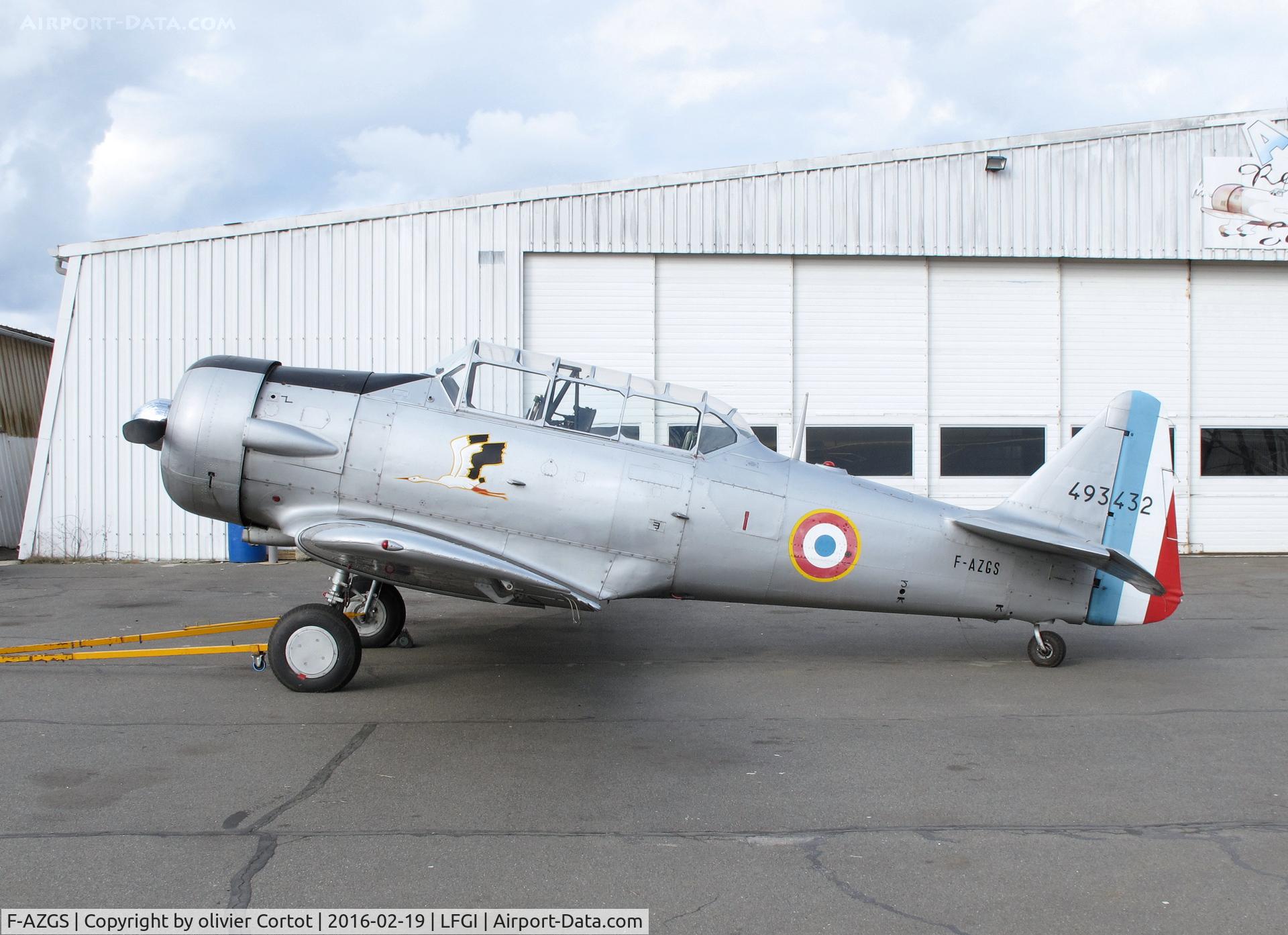 F-AZGS, North American T-6G Texan C/N 168-556, Maintenance duty at Darois airfield