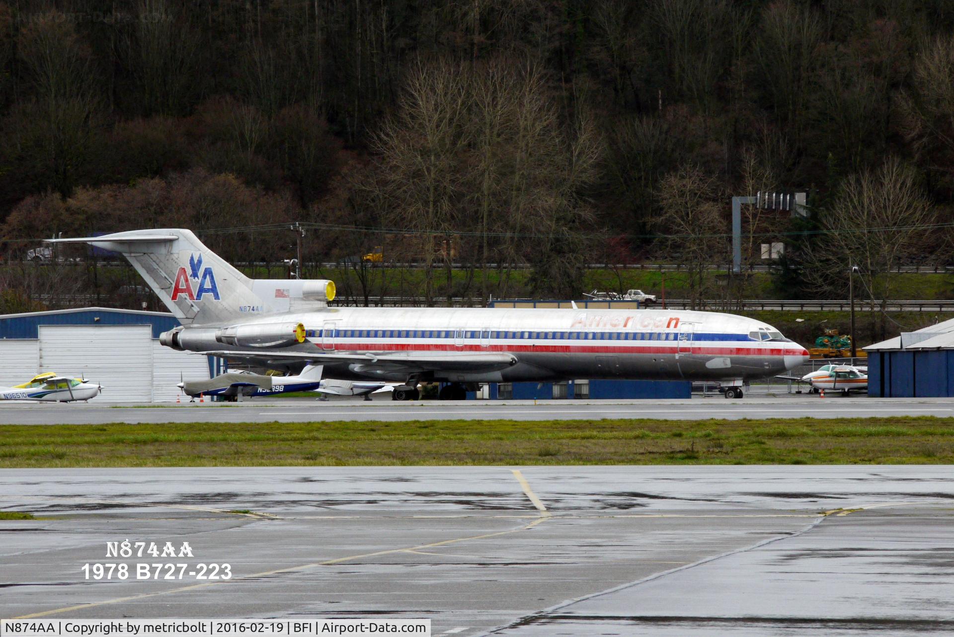 N874AA, 1978 Boeing 727-223 C/N 21386, Titles badly faded from exposure